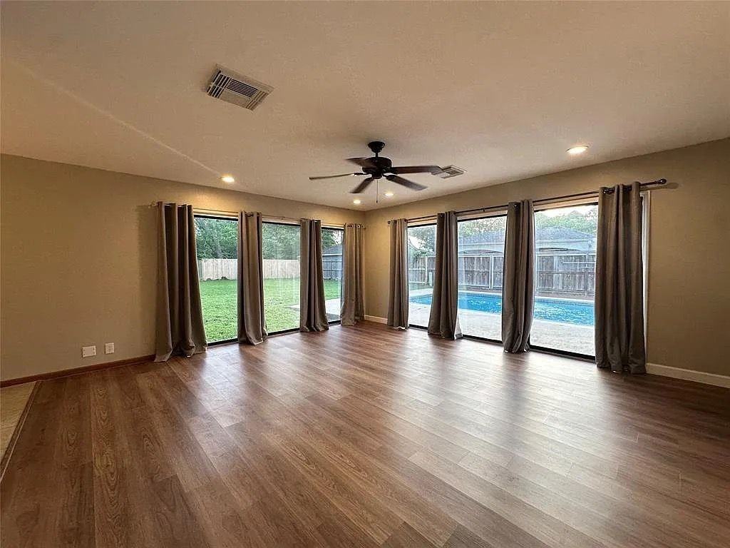 12139 Huntington Park Dr - Photo 5 of 27