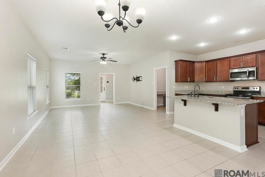 18317 Sunset Park Dr - Photo 7 of 23