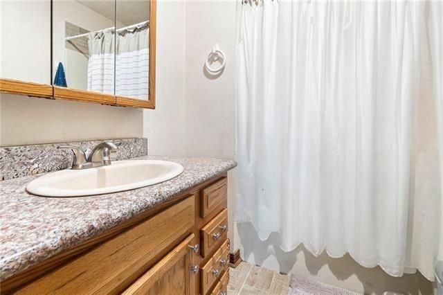 2204 Gallant Dr - Photo 6 of 11