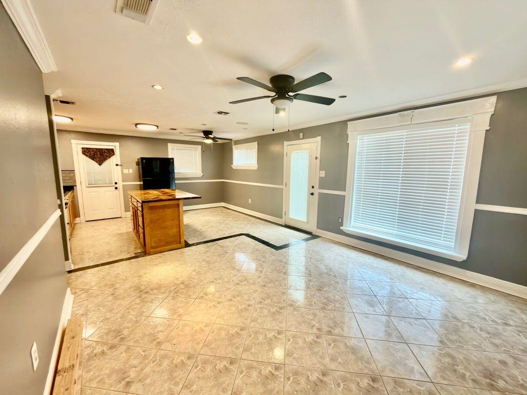 5173 Mount Rushmore Dr - Photo 3 of 15