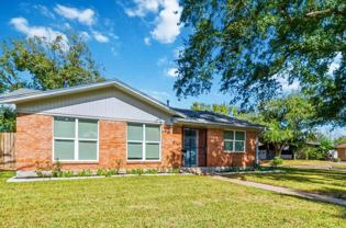 3923 Hickok Ln - Photo 1 of 1