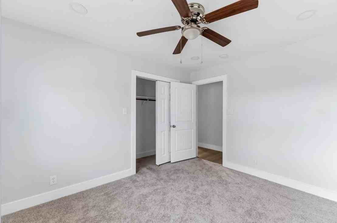 3923 Hickok Ln - Photo 4 of 18