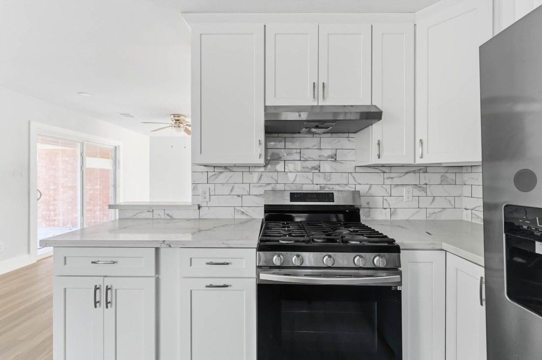 3923 Hickok Ln - Photo 5 of 18