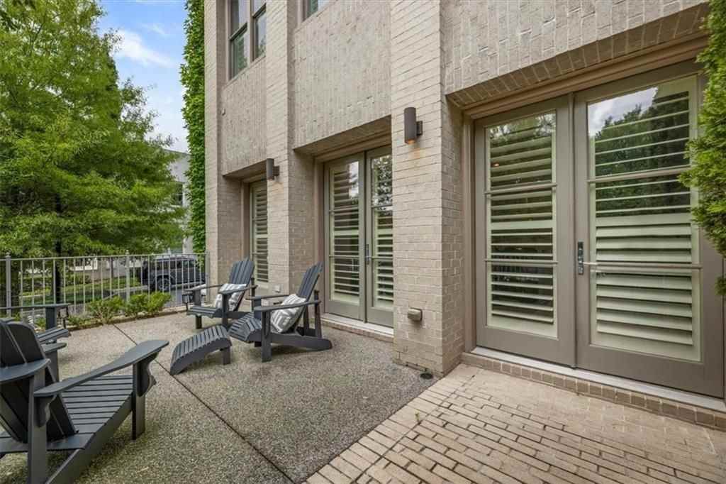 878 3rd St - Photo 7 of 49