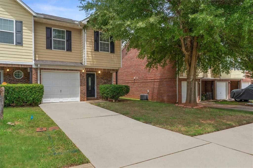 255 Magnolia Gardens Walk - Photo 2 of 23