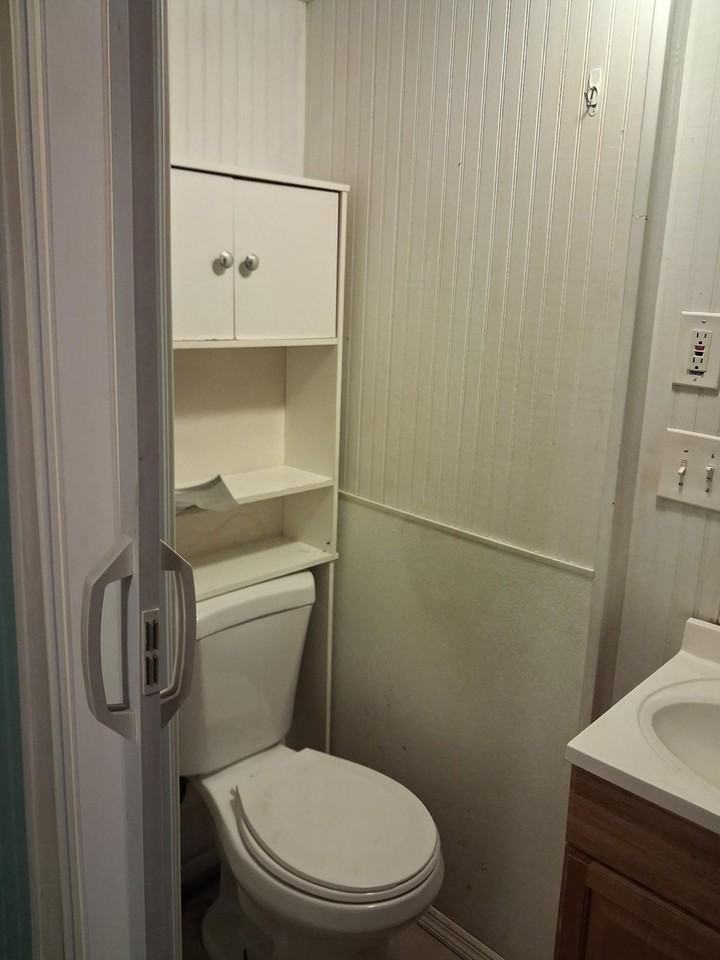 132 S Main St #B - Photo 7 of 8