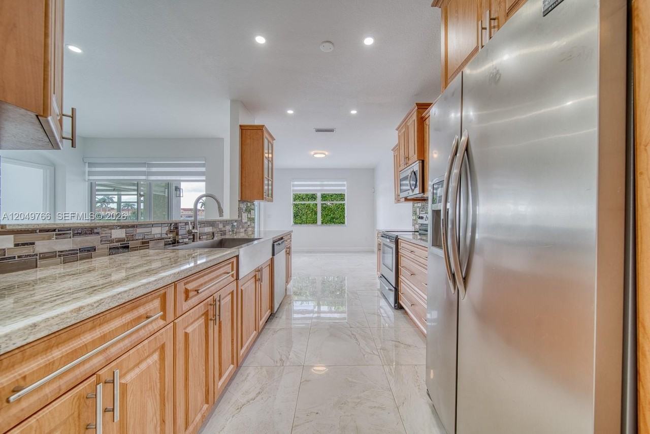 15958 Sw 71st Ter - Photo 4 of 11