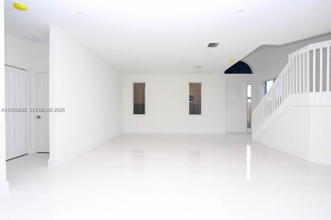 15639 Sw 11th Ter - Photo 2 of 17