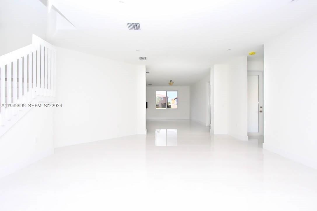 15639 Sw 11th Ter - Photo 3 of 17