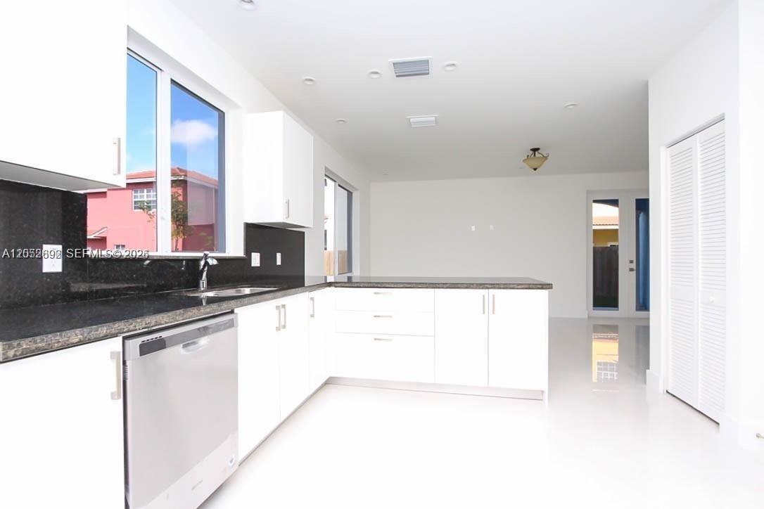 15639 Sw 11th Ter - Photo 5 of 17