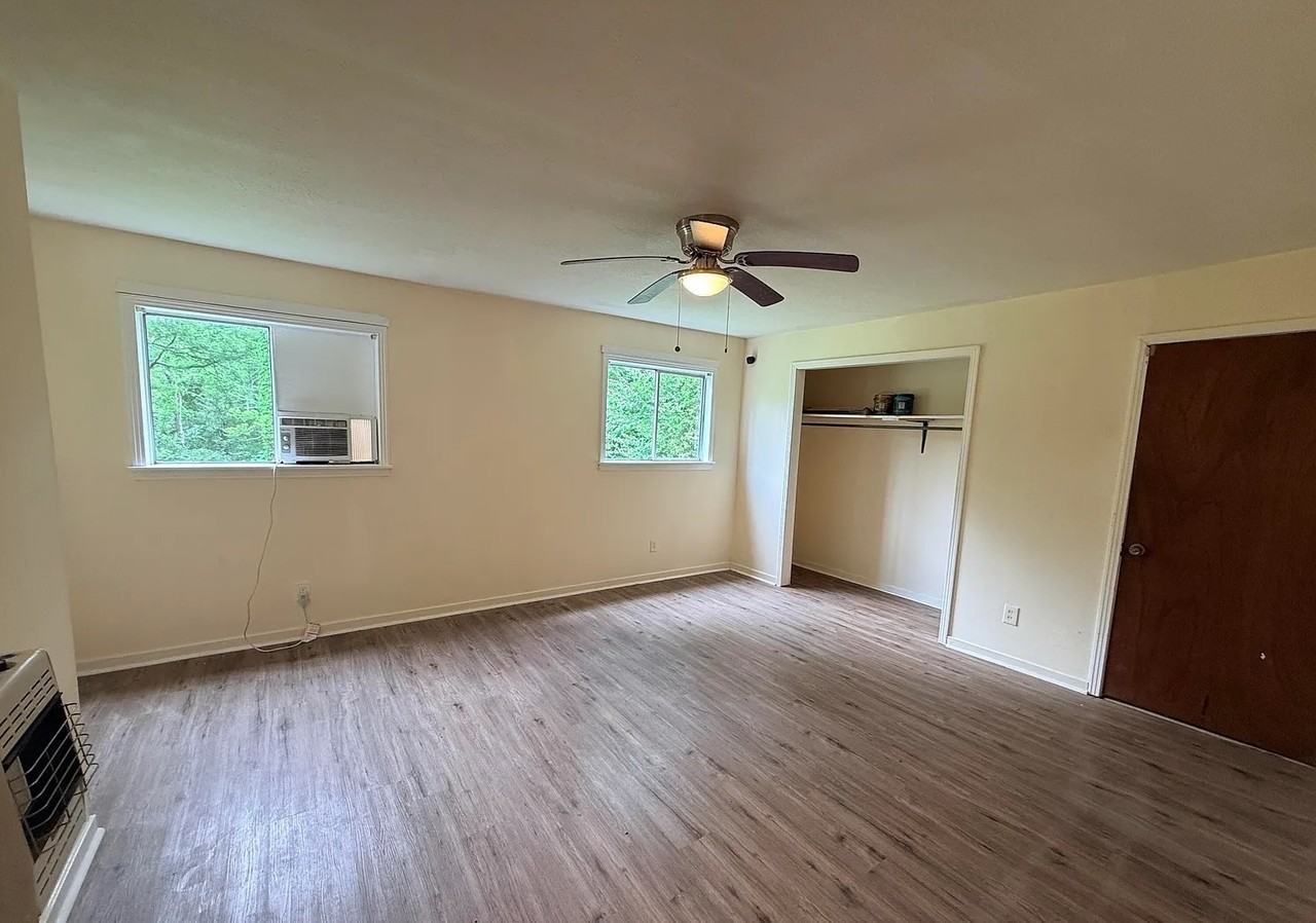 3148 Sylvester Dr - Photo 3 of 15