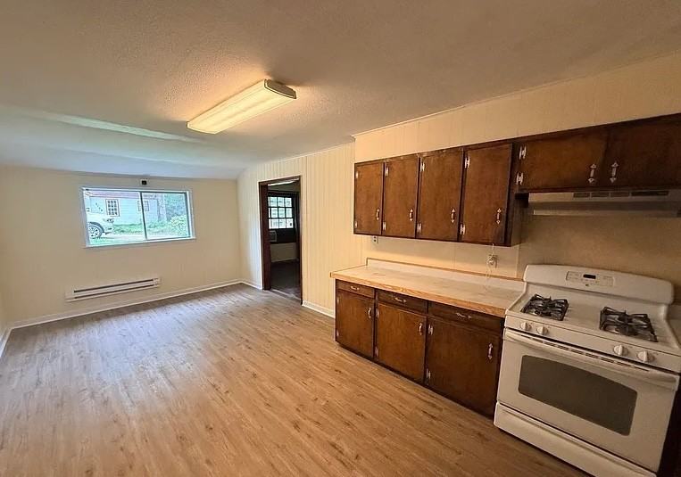 3148 Sylvester Dr - Photo 5 of 15