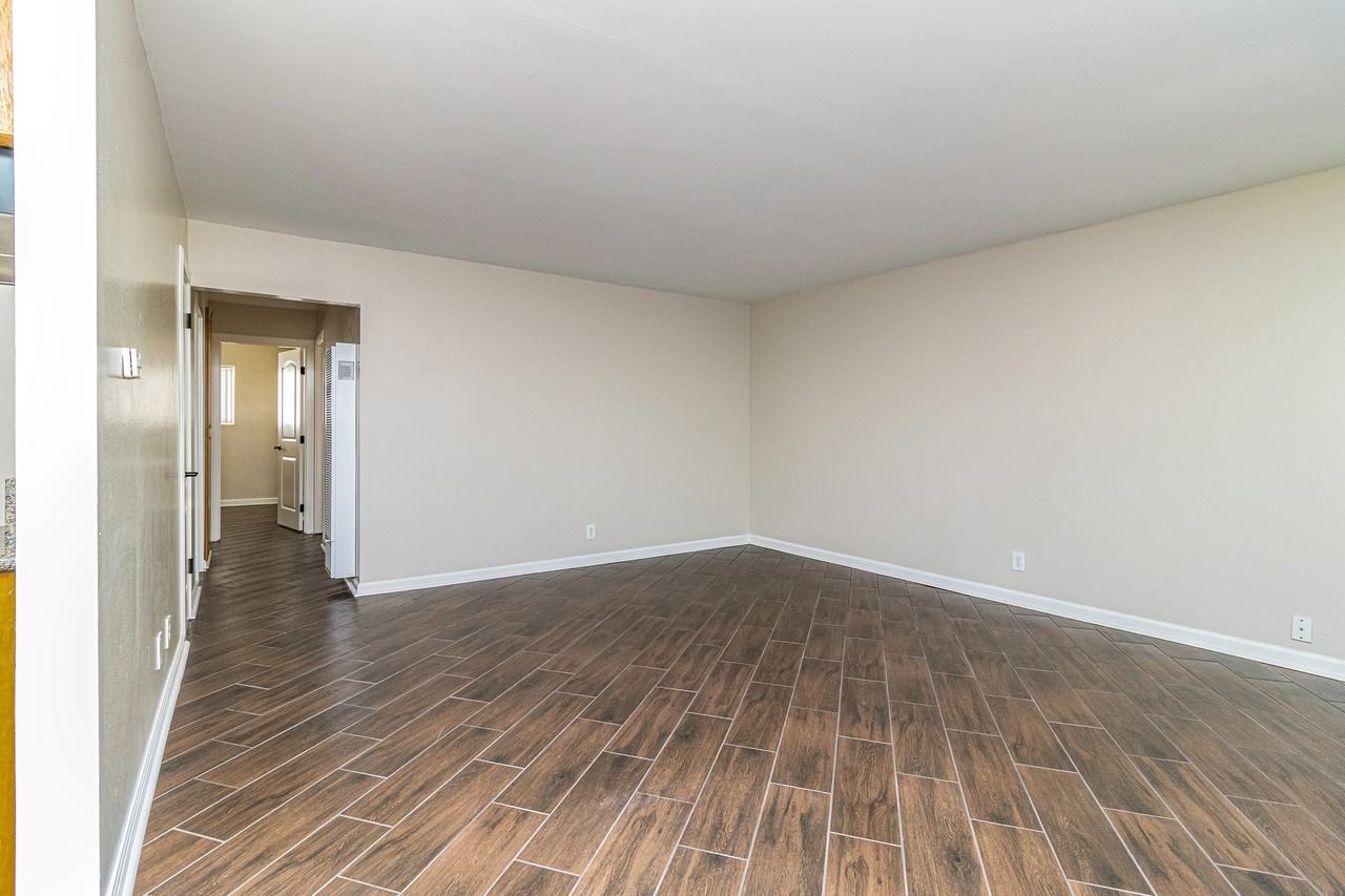 4040 Badillo Cir #69 - Photo 5 of 11