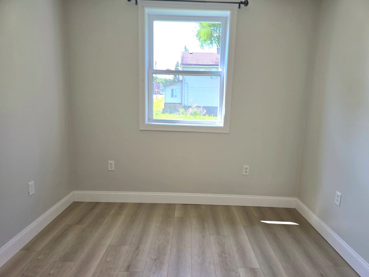 742 Hamilton Ave #1 - Photo 4 of 8