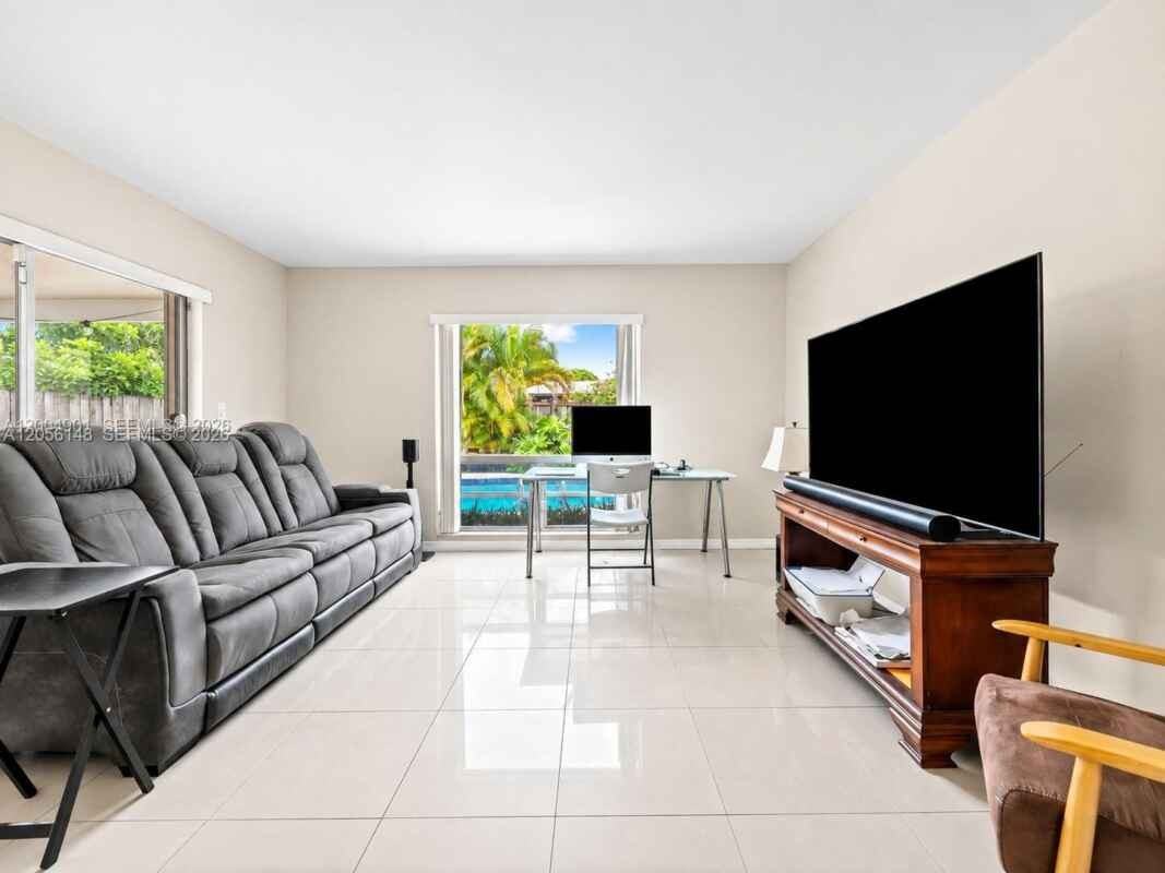 2210 N 57th Way - Photo 6 of 15