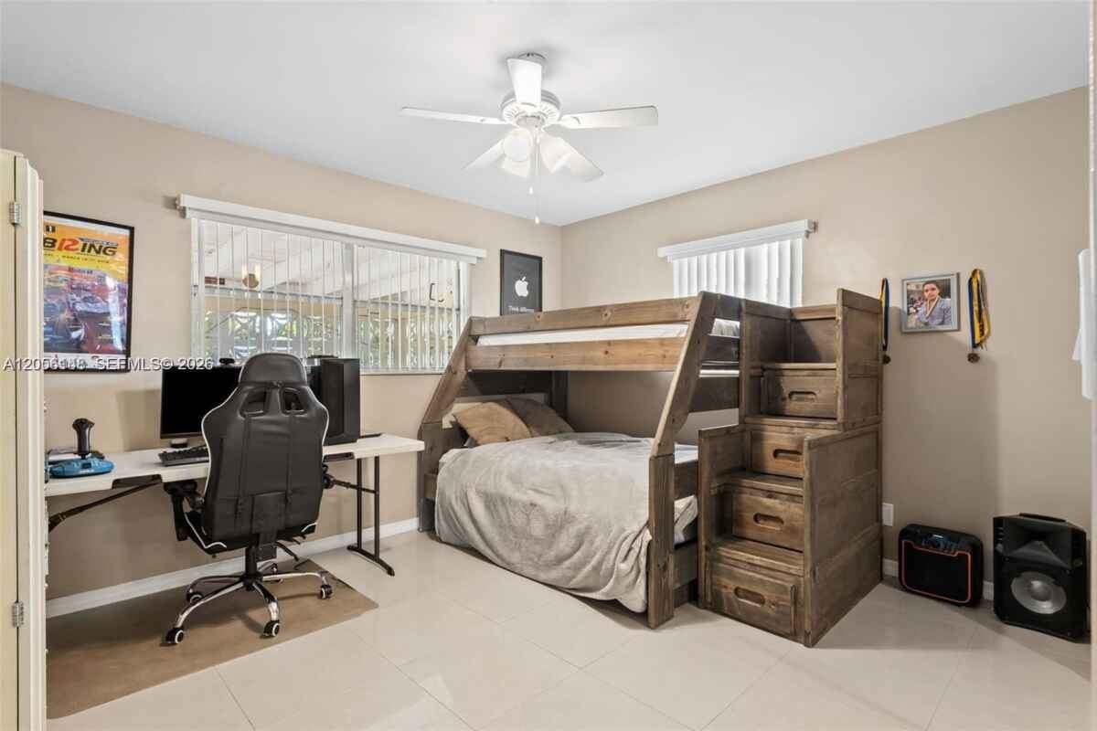 2210 N 57th Way - Photo 7 of 15