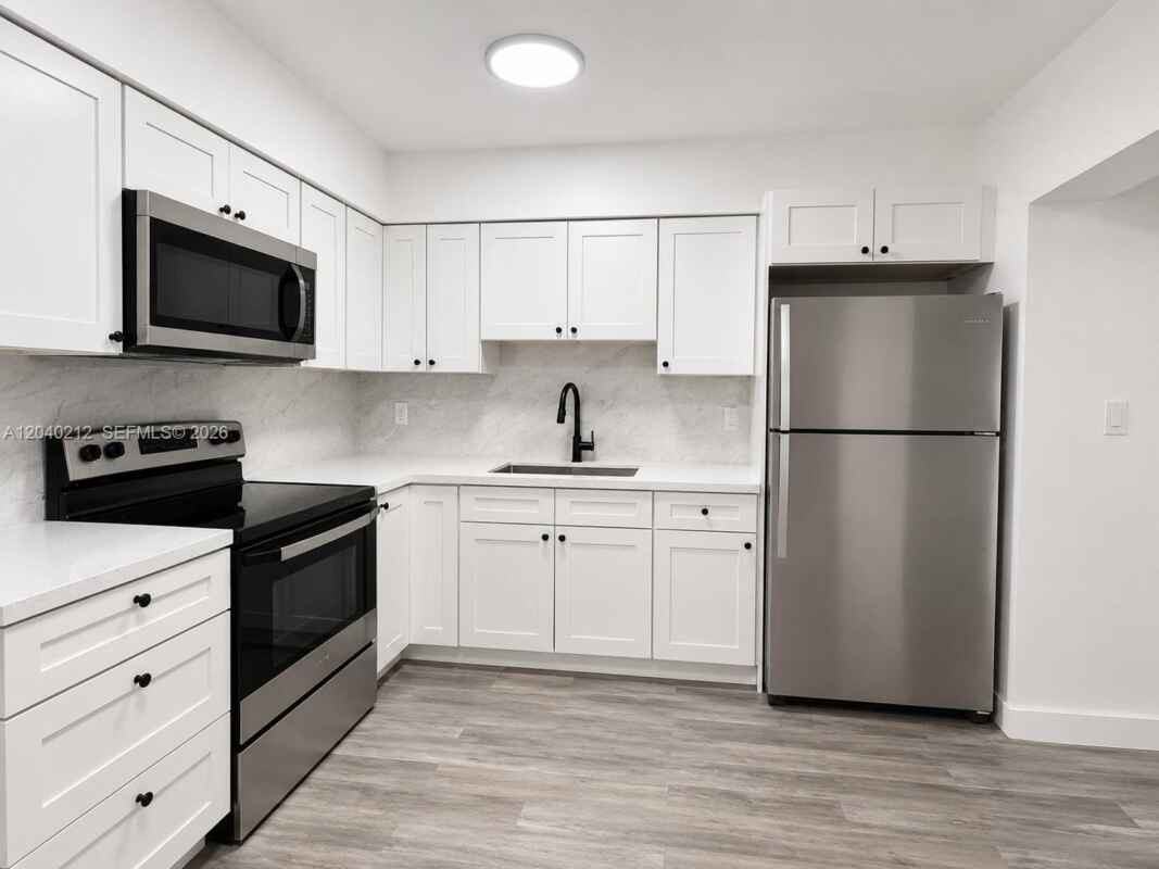 730 Sw 5th Ave - Photo 4 of 13