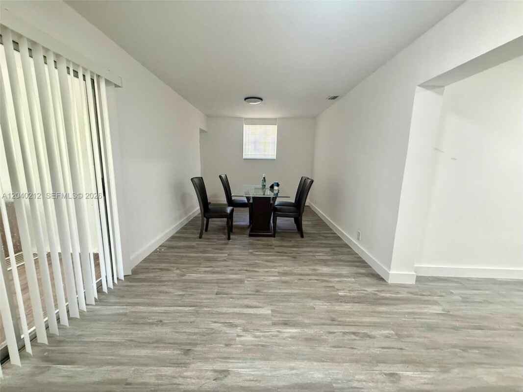730 Sw 5th Ave - Photo 6 of 13