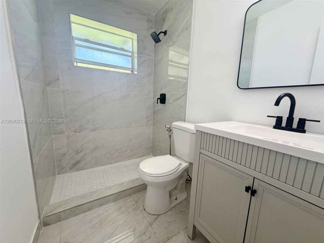 730 Sw 5th Ave - Photo 7 of 13