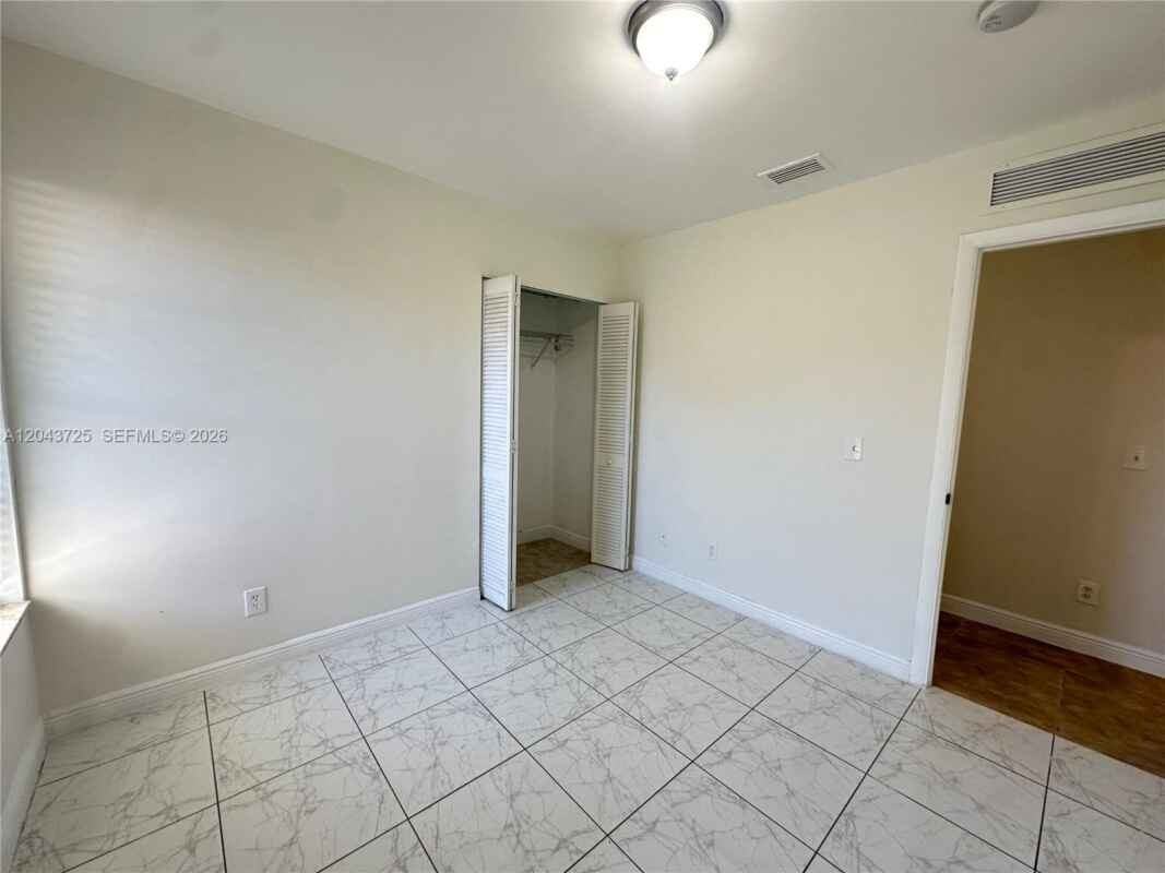 2235 Farragut St - Photo 2 of 17