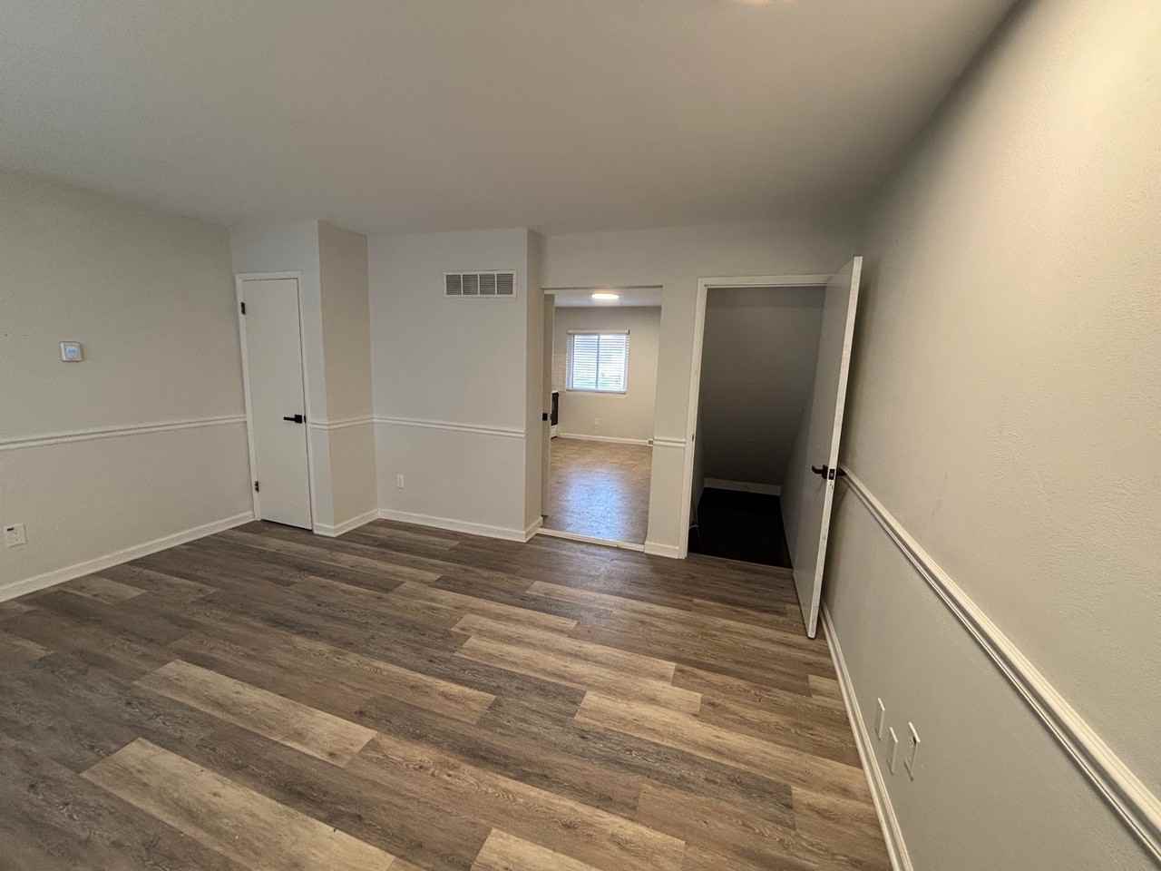 2718 Center St #D - Photo 5 of 15