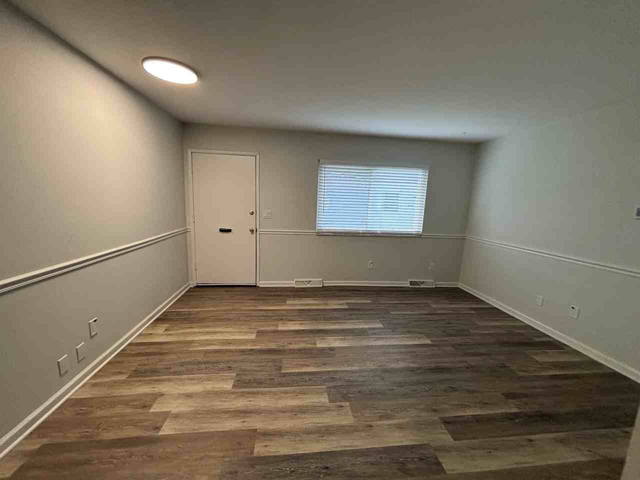 2718 Center St #D - Photo 6 of 15