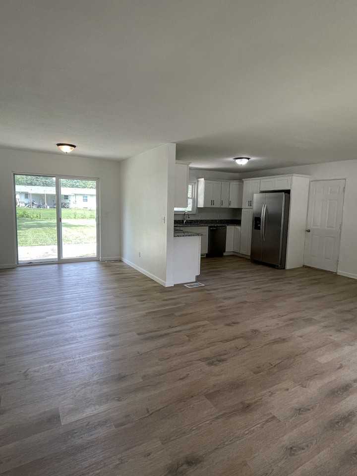 105 Chateau Dr - Photo 3 of 23