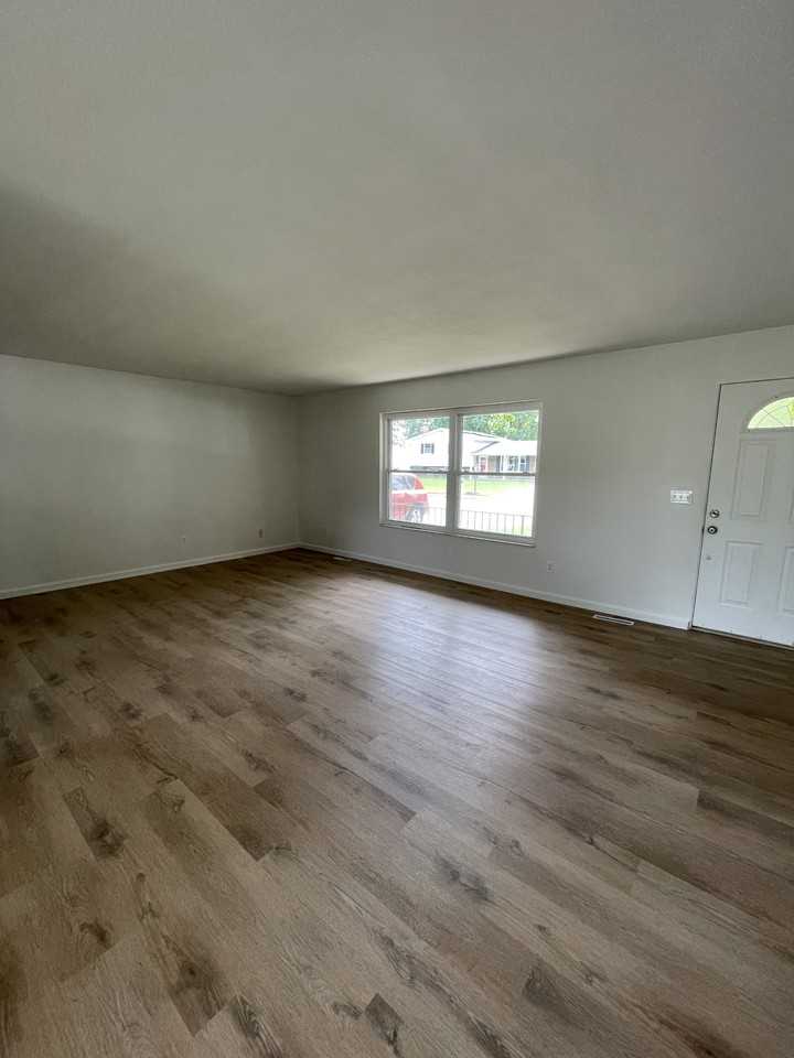 105 Chateau Dr - Photo 6 of 23