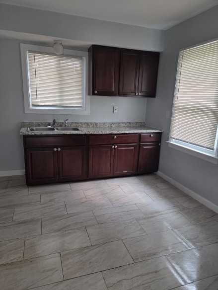 16541 W Parkway St - Photo 5 of 10
