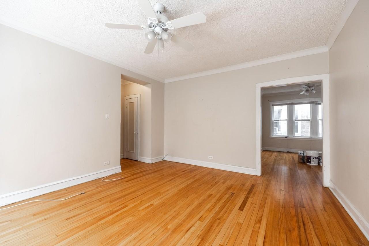 4047 N Mozart St #1E - Photo 3 of 11