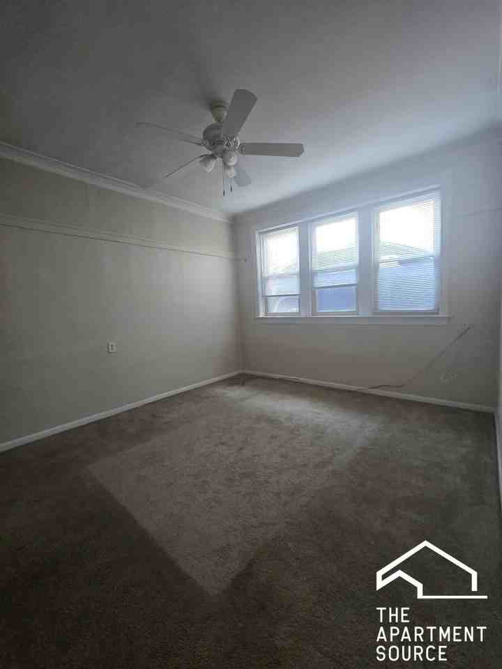 1961 W Foster Ave #G - Photo 4 of 15