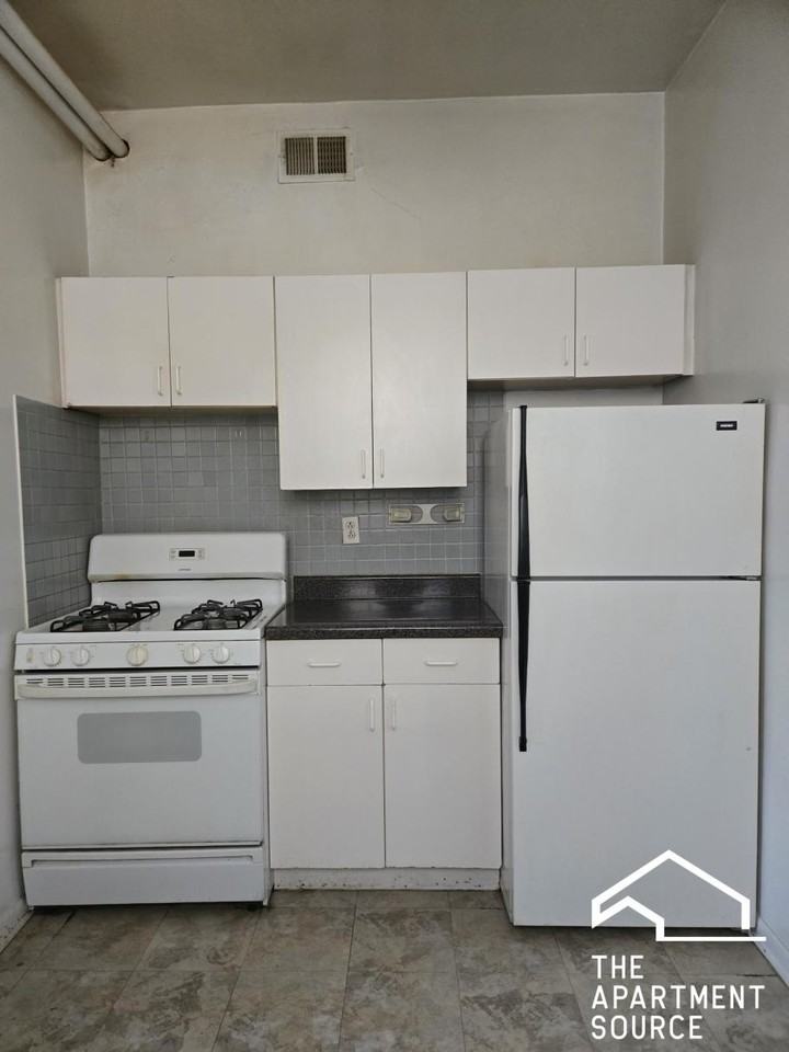 1961 W Foster Ave #G - Photo 5 of 15