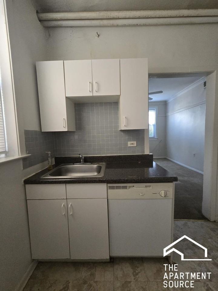 1961 W Foster Ave #G - Photo 6 of 15