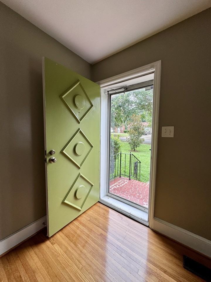1709 Patton Ave - Photo 2 of 24