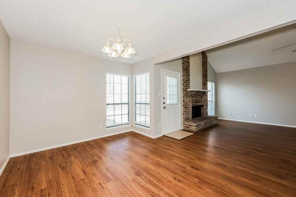 423 Barton Dr - Photo 6 of 17