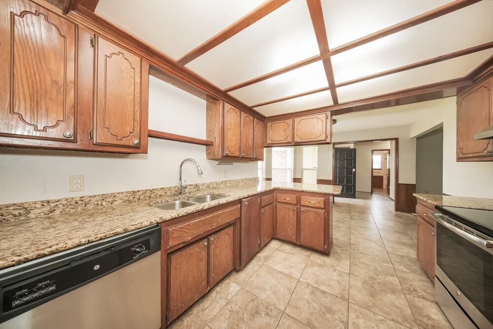 12913 S Drexel Ave - Photo 7 of 16