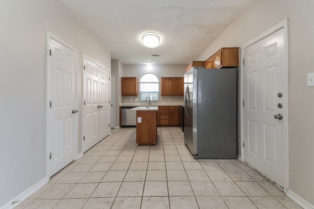 6902 Graham Dr - Photo 7 of 17
