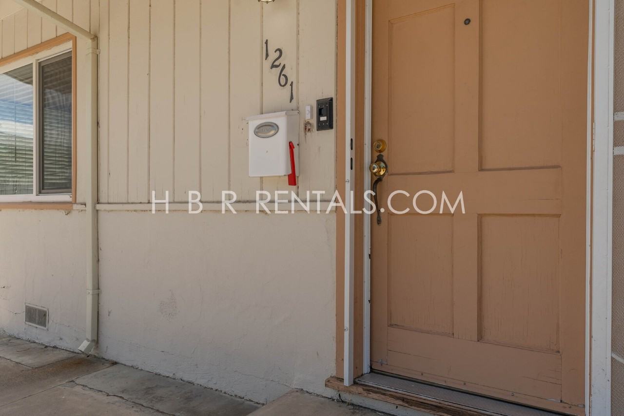 1261 N Tracy Blvd - Photo 4 of 24