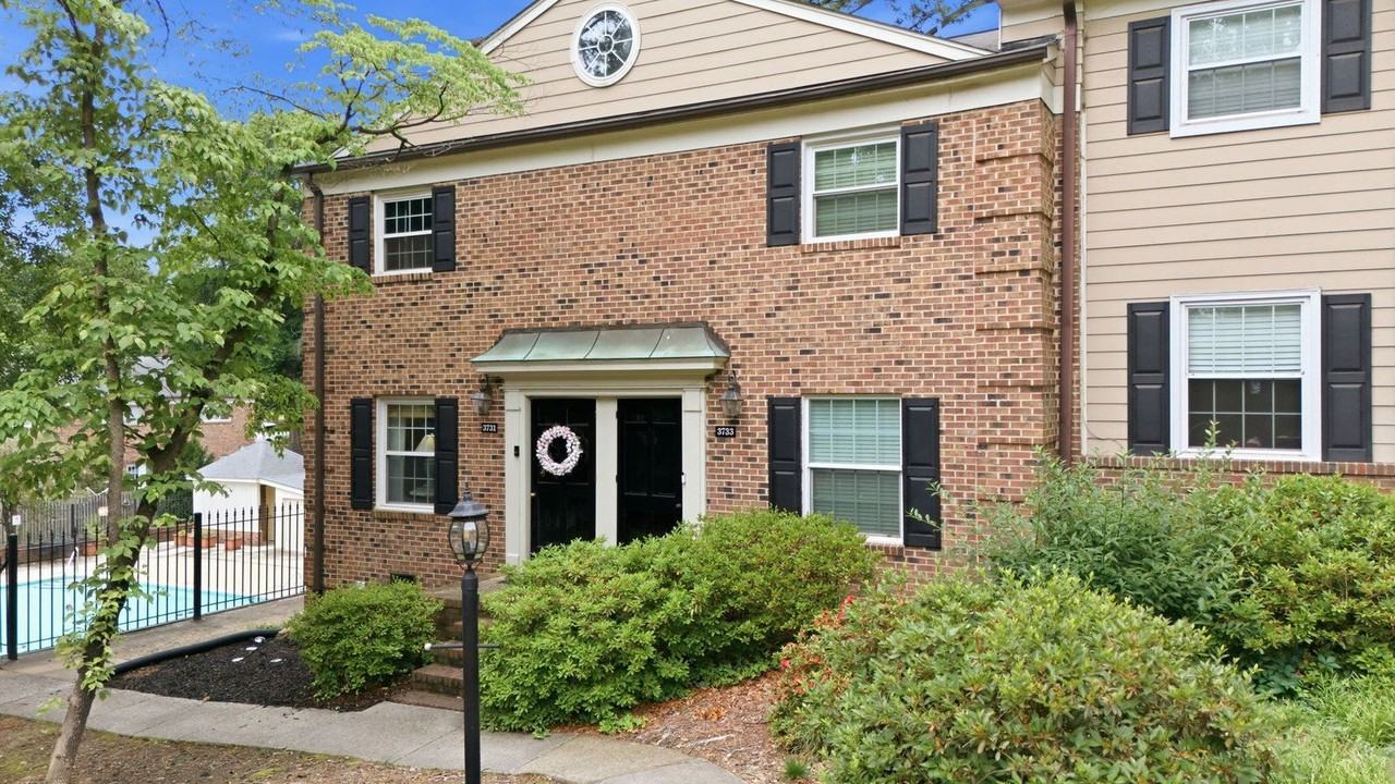 3733 Yorktown Pl - Photo 2 of 27