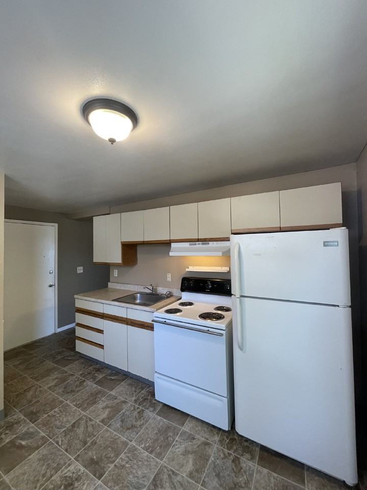 2456 Nw Vaughn St #3 - Photo 4 of 16
