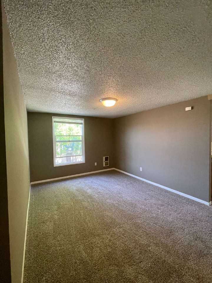 2456 Nw Vaughn St #3 - Photo 5 of 16