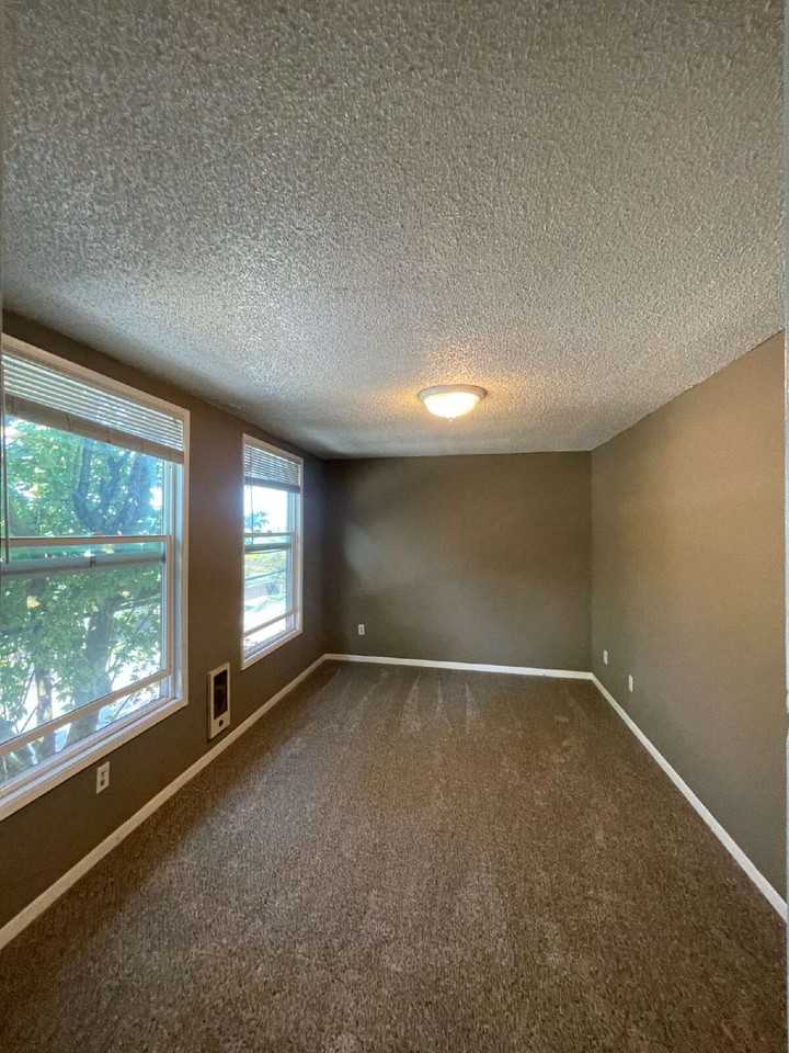 2456 Nw Vaughn St #3 - Photo 6 of 16