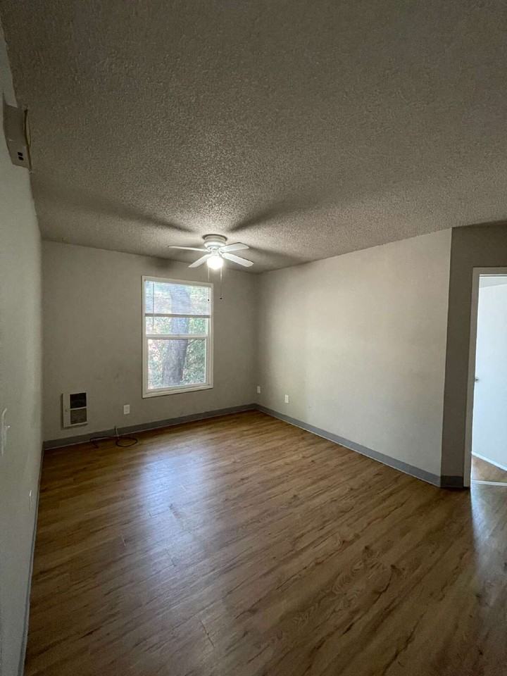 2456 Nw Vaughn St #4 - Photo 4 of 11