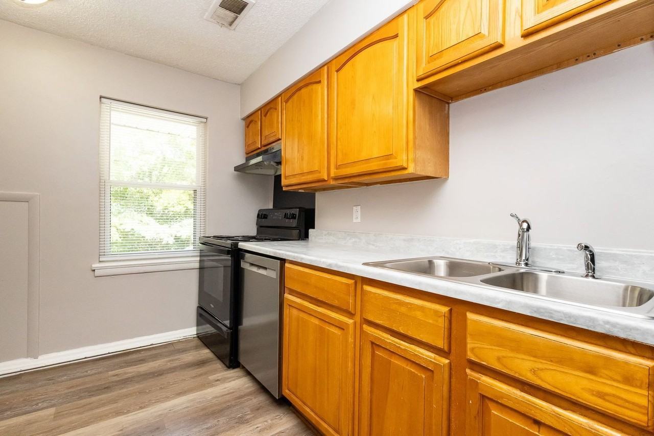 305 Sunrise Ln #C - Photo 6 of 13