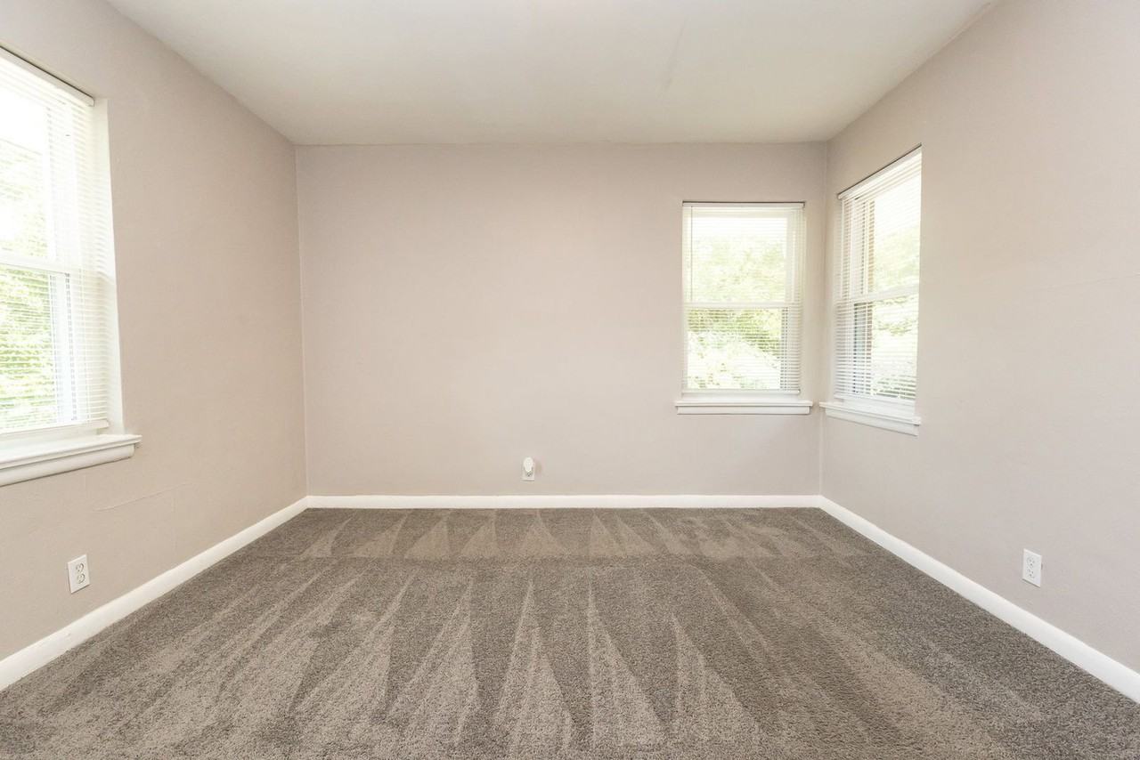 305 Sunrise Ln #C - Photo 7 of 13