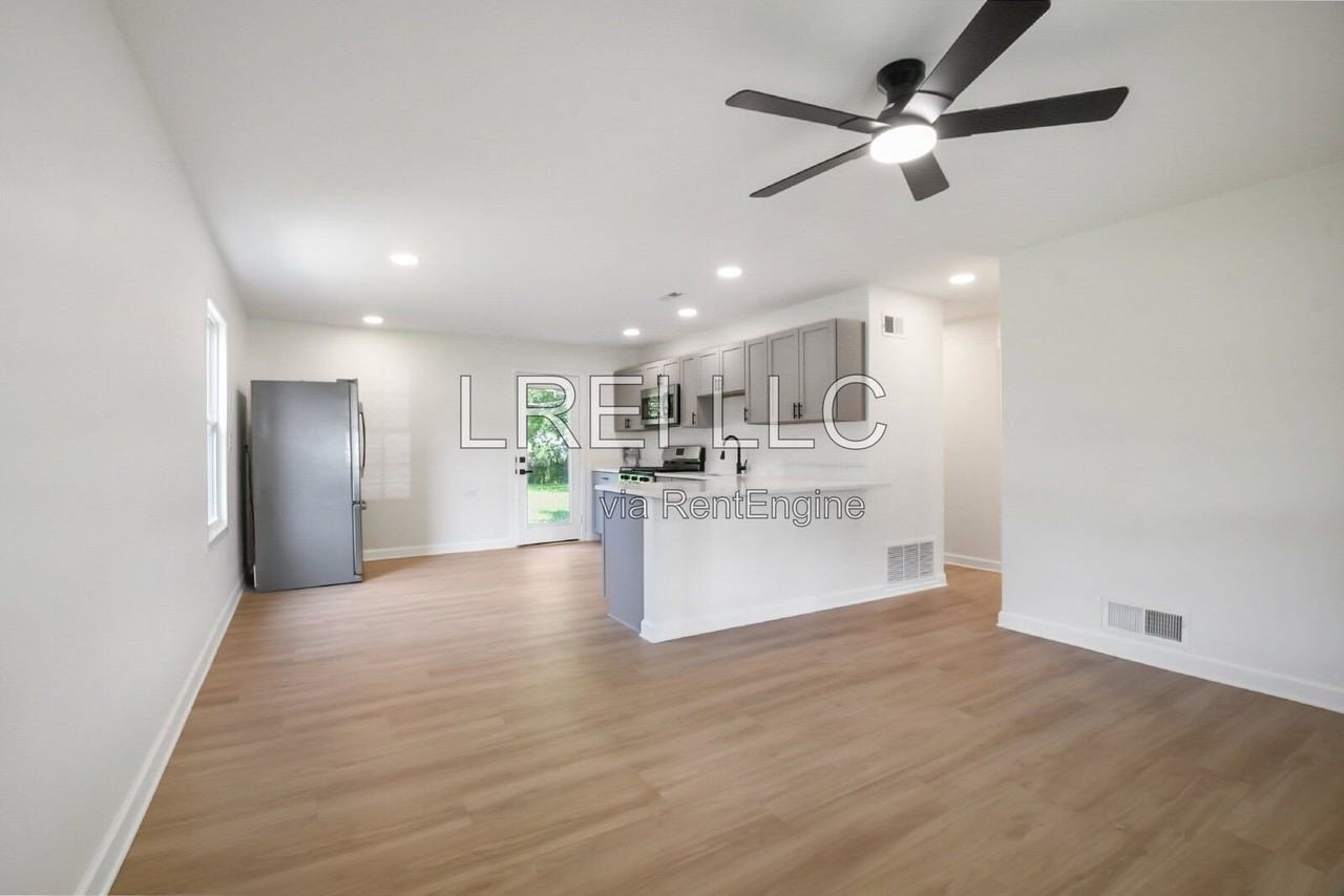 5805 Loretta St - Photo 3 of 14