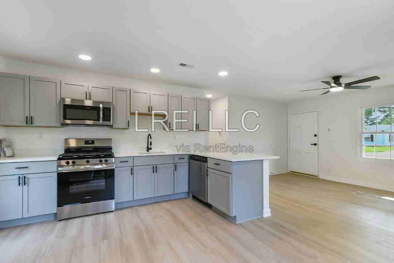 5805 Loretta St - Photo 5 of 14