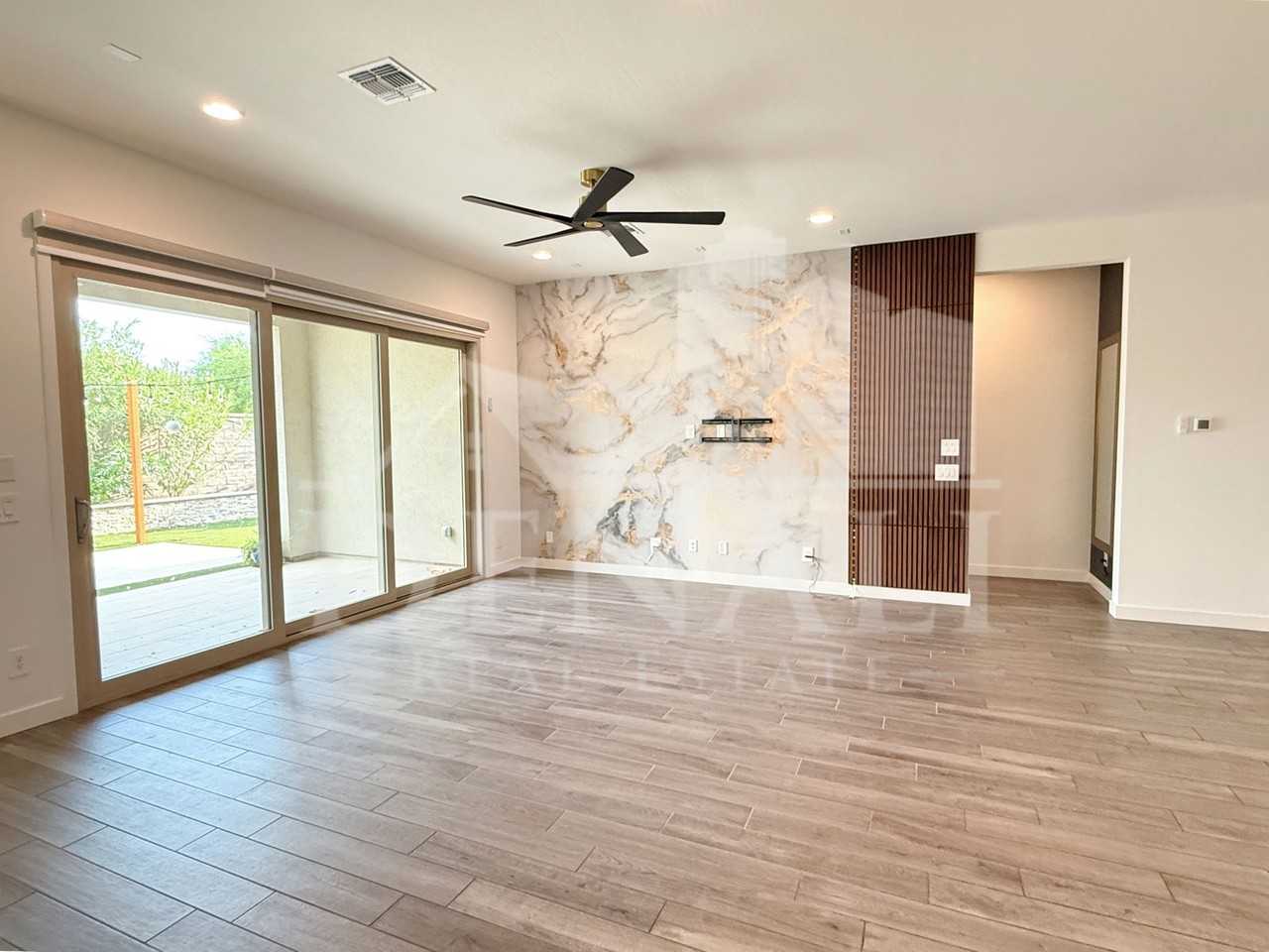 1447 E Flower St - Photo 5 of 39