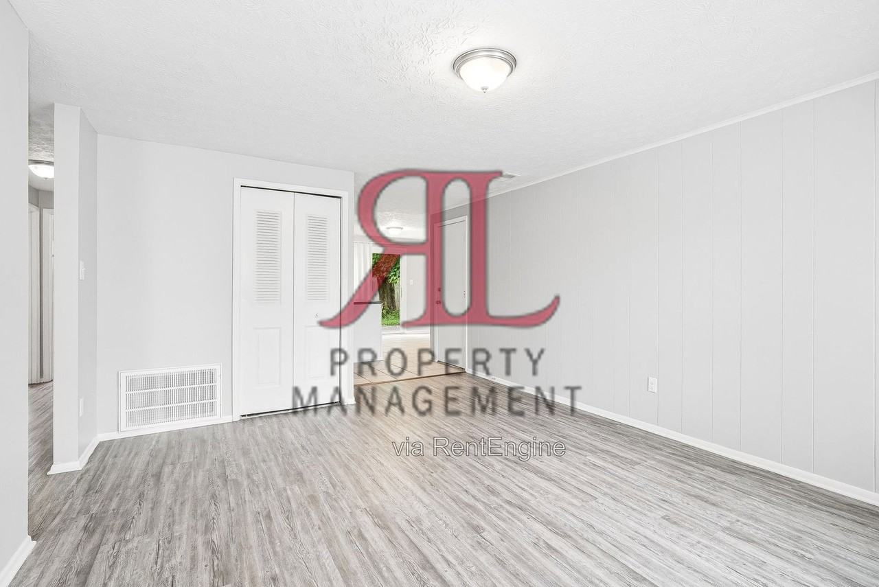 771 Redford Ave - Photo 3 of 16