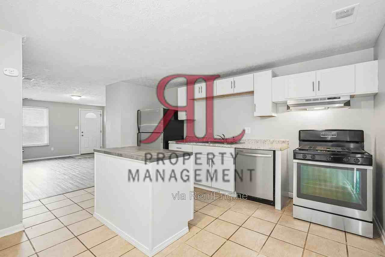 771 Redford Ave - Photo 7 of 16